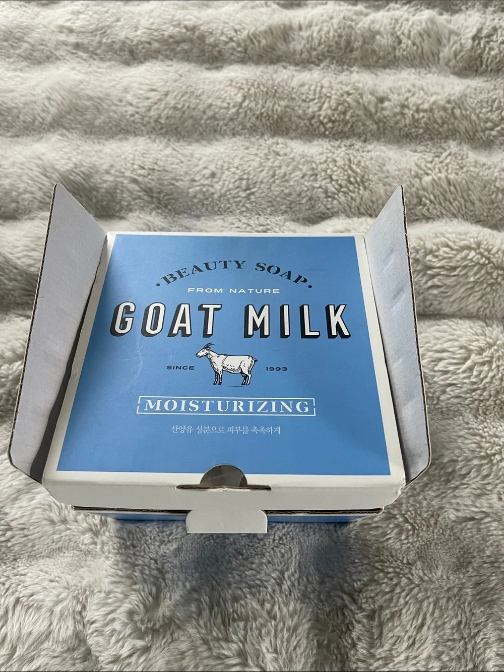 Goat Milk Moisturizing Beauty Soap - Blue